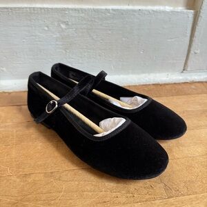 Steve Madden Black Velvet Flats